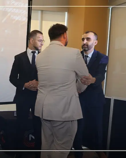 Équipe sur le terrain 4